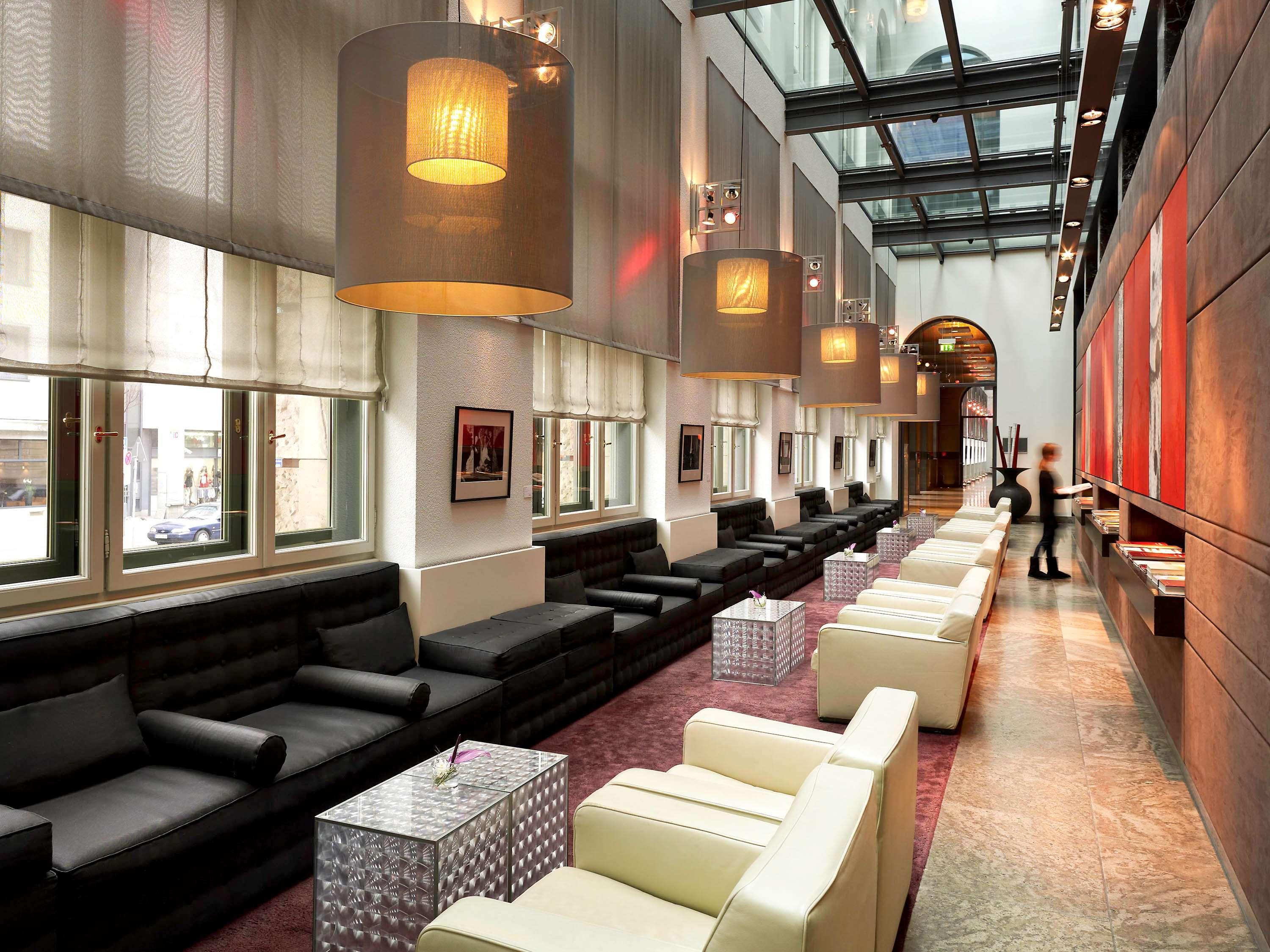 Sofitel Munich Bayerpost Hotel Exterior photo The lounge at the airport