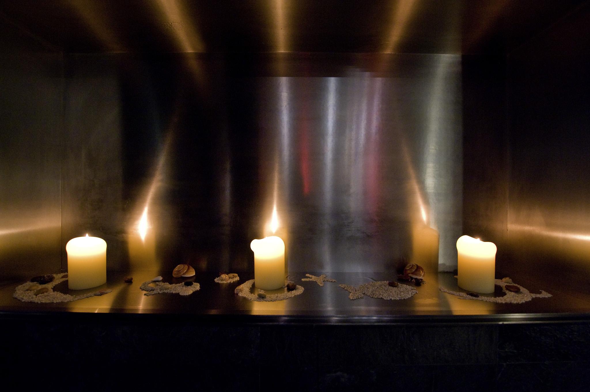 Sofitel Munich Bayerpost Hotel Exterior photo Candles at the memorial
